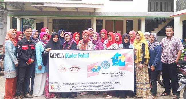 KAPELA (Kader Peduli Lanjut Usia) dalam kegiatan senyum, sapa dan salam lanjut usia