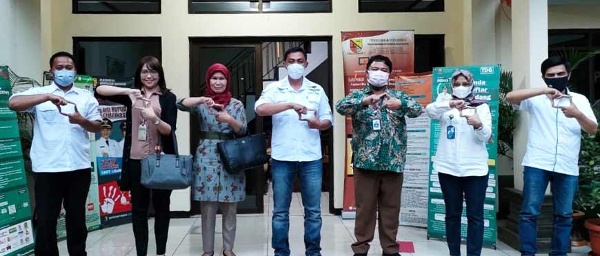 Kunjungan lapangan dari Tim Pemantau Penyelenggaraan Pemerintahan Desa Direktorat Jenderal Bina Pemerintahan Desa Kementerian Dalam Negeri (Ditjen Bina Pemerintahan Desa Kemendagri) di Kantor Desa Ciburial (Rabu, 26 Januari 2022)